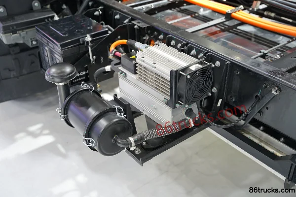 JAC ES6 4.18m Single Row Electric Flatbed Light Truck CATL 100.46kWh 4X2(6 wheels) Chassis (1) | 86Trucks