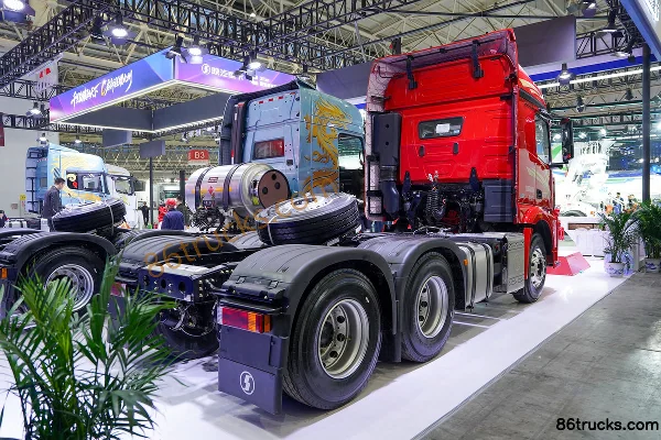 SHACMAN Delong M5000C 9.9L Diesel 480 hp 6X4(10 wheels) Fast Gear 12-Speed Tractor Truck Exterior (3) | 86Trucks