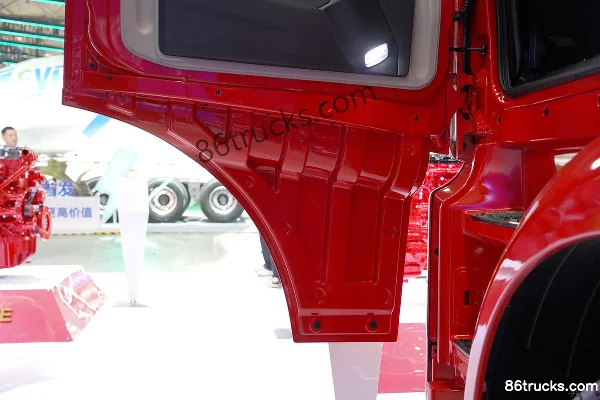 SHACMAN Delong M5000C 9.9L Diesel 480 hp 6X4(10 wheels) Fast Gear 12-Speed Tractor Truck Cab (3) | 86Trucks