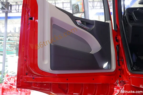 SHACMAN Delong M5000C 9.9L Diesel 480 hp 6X4(10 wheels) Fast Gear 12-Speed Tractor Truck Cab (2) | 86Trucks
