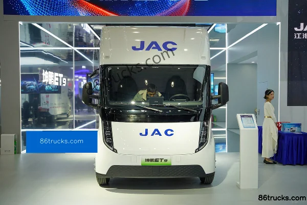 JAC Kunpeng ET9 Édition Luxe 4,15 m cabine simple fourgon électrique pur 120,27 kWh CATL 4X2(6 roues) Extérieur (2) | 86Trucks
