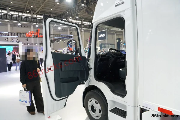 JAC Kunpeng ET9 Édition Luxe 4,15 m cabine simple fourgon électrique pur 120,27 kWh CATL 4X2(6 roues) (1) | 86Trucks