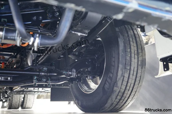 Dongfeng Tianlong Flagship GX 4X2(6 wheels) Hydrogen Fuel Cell Tractor Truck 99kWh Chassis (3) | 86Trucks