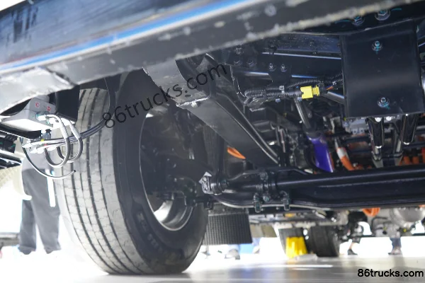 Dongfeng Tianlong Flagship GX 4X2(6 wheels) Hydrogen Fuel Cell Tractor Truck 99kWh Chassis (2) | 86Trucks