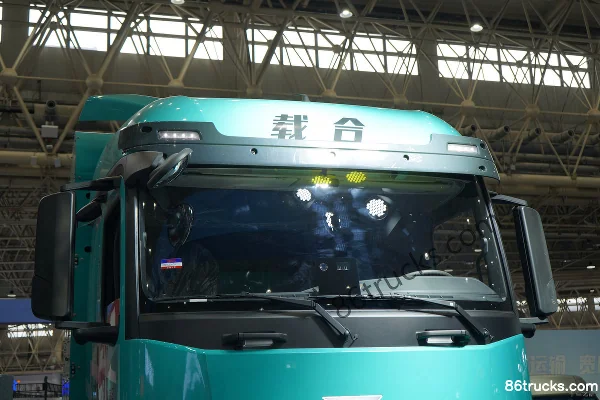 Zaihe Auto Ultra Long Range Edition 4X2(6 wheels) Fuel Cell Tractor Truck CATL 600kWh Exterior (3) | 86Trucks