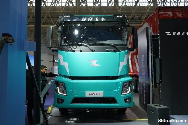 Zaihe Auto Lightweight Hero 6X4(10 wheels) Flat Roof Pure Electric Tractor Truck EVE 600kWh Exterior (2) | 86Trucks