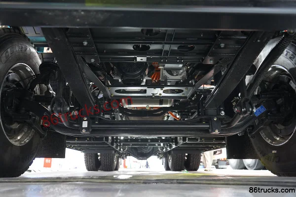 Zaihe Auto Lightweight Hero 6X4(10 wheels) Flat Roof Pure Electric Tractor Truck EVE 600kWh Chassis (1) | 86Trucks