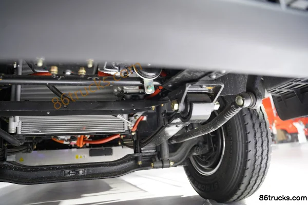 Dongfeng EV360 4X2(6 wheels) 4.1m Single Row Pure Electric Refrigerated Truck CATL 81.14kWh Chassis (3) | 86Trucks