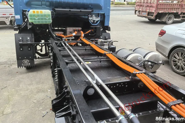 Sinotruk Haoman Pioneer EM3 4X2(6 wheels) 4.18m Single Row Pure Electric Van Light Truck CATL 100.46kWh Chassis (2) | 86Trucks