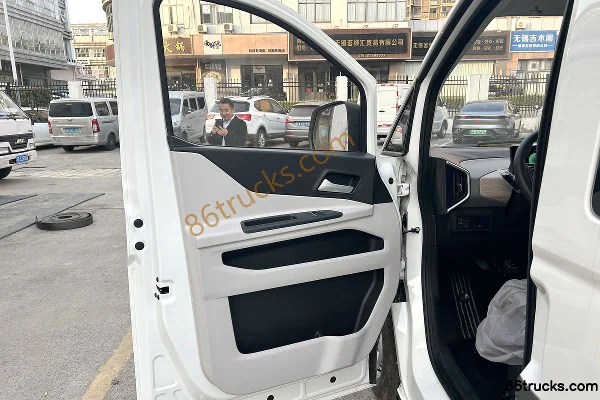 Changan Kuayue Starlight 2025 Smart Super Charge Edition 7-Seat Pure Electric Light Bus CATL 43.53kWh Cab (2) | 86Trucks