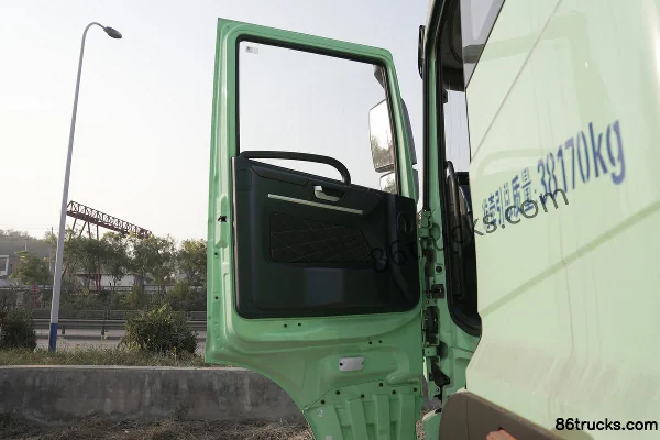 FARIZON X7E 25T 6X4(10 wheels) pure electric tractor truck 422.87kWh Cab (1) | 86Trucks