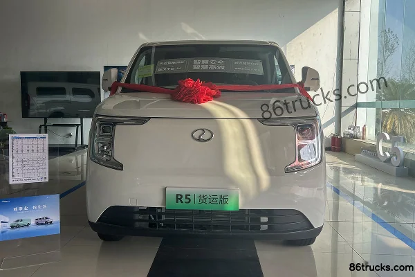 Ruichi R5 Cargo Version 2025 Zhixing Supercharge Edition Chaoyue Type II 2-Seat Pure Electric Enclosed Truck CATL 50.1kWh Exterior (2) | 86T