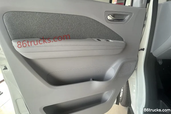 Ruichi R5 Cargo Version 2025 Zhixing Supercharge Edition Chaoyue Type II 2-Seat Pure Electric Enclosed Truck CATL 50.1kWh Cab (1) | 86Trucks