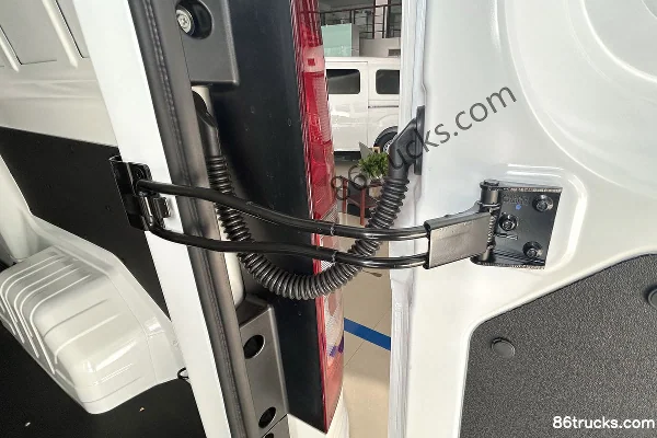 Ruichi R5 Cargo Version 2025 Zhixing Supercharge Edition Chaoyue Type II 2-Seat Pure Electric Enclosed Truck CATL 50.1kWh Cargo Box (3) | 86