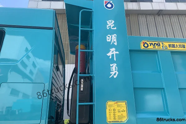 Sinotruk HOWO V9 8X4(12 wheels) 8.8m Raised Roof Pure Electric Dump Truck CATL 601kWh Body (1) | 86Trucks