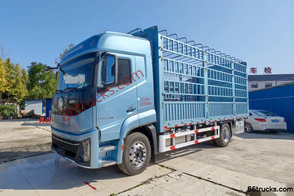 Auman Galaxy 3 8.5L Diesel 400 hp 6X2(8 wheels) ZF 12-Speed AMT Automatic Air Brake 7m Cab-Chassis Stake Truck Exterior (3) | 86Trucks