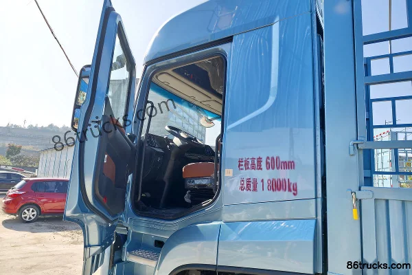 Auman Galaxy 3 8.5L Diesel 400 hp 6X2(8 wheels) ZF 12-Speed AMT Automatic Air Brake 7m Cab-Chassis Stake Truck (1) | 86Trucks