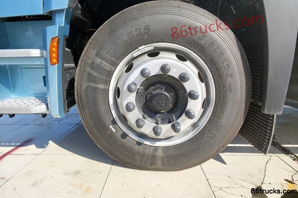 Auman Galaxy 3 8.5L Diesel 400 hp 6X2(8 wheels) ZF 12-Speed AMT Automatic Air Brake 7m Cab-Chassis Stake Truck (1) | 86Trucks