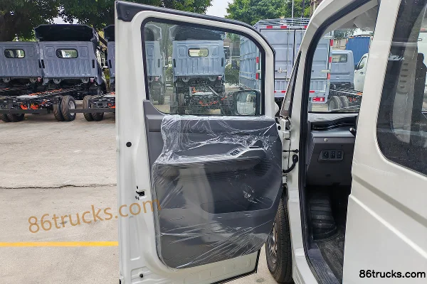 Foton U7 6-seat Pure Electric Light Bus Aiyike 50.23kWh Cab (1) | 86Trucks