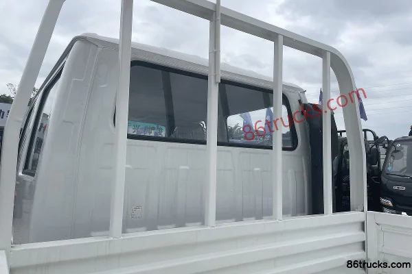 Isuzu 100P 115 hp 4X2(6 wheels) 3.235m double-row flatbed light truck Body (1) | 86Trucks