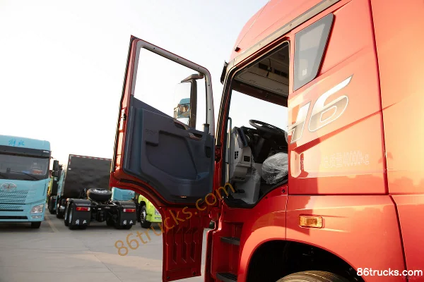 FAW Jiefang Qingdao JH6 Édition Zhixiang 12.5L Diesel 580 ch 6X4(10 roues) FAW Jiefang 12 vitesses Tracteur routier Cabine (1) | 86Trucks