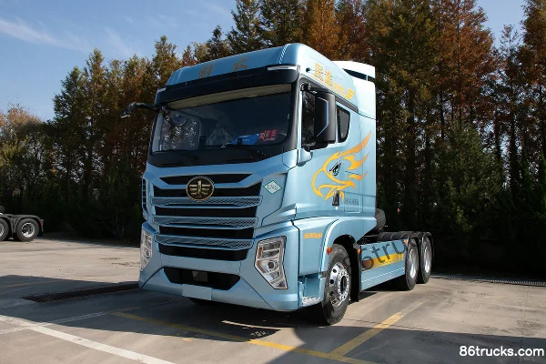 FAW Jiefang Qingdao Yingtu First Class Cabin 600 hp 6X4(10 wheels) LNG Automatic Tractor Truck (ZF 12-Speed) Exterior (3) | 86Trucks
