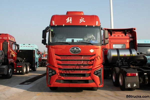 FAW Jiefang Qingdao Yinghang Zhixiang Edition 14.6L LNG 630 hp 6X4(10 wheels) Fast Gear 16-speed AMT Automatic Tractor Truck Exterior (2)