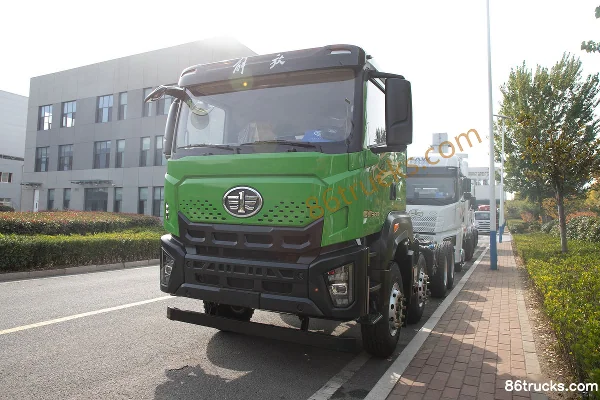 FAW Jiefang Qingdao Yingchi 8.2L Diesel 380 hp 8X4(12 wheels) Fast Gear 12-Speed Flat Top 5.6m Dump Truck Exterior (3) | 86Trucks