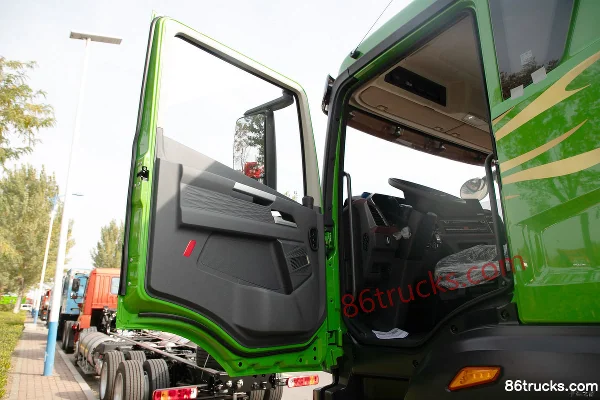 FAW Jiefang Qingdao Yingchi 8.2L Diesel 380 hp 8X4(12 wheels) Fast Gear 12-Speed Flat Top 5.6m Dump Truck Cab (1) | 86Trucks