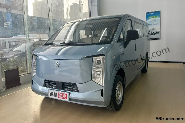 Changan Kuayue Starlight 2025 Comfort Long Range Edition 7-Seat Pure Electric Light Bus CATL 50.23kWh Exterior (3) | 86Trucks