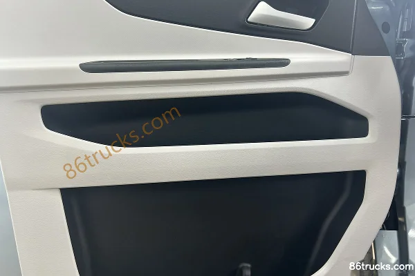 Changan Kuayue Starlight 2025 Comfort Long Range Edition 7-Seat Pure Electric Light Bus CATL 50.23kWh Cab (3) | 86Trucks