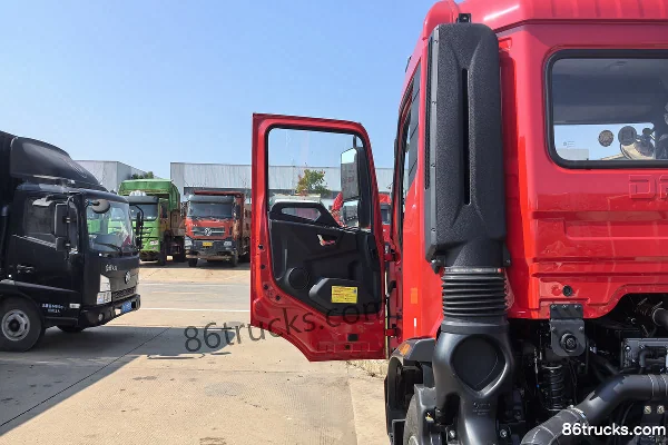 Dongfeng Tianjin KR Star Edition 4.8L Diesel 240hp 4X2(6 wheels) Fast Gear 8-Speed 6.8m Flatbed Cargo Truck Cab (2) | 86Trucks