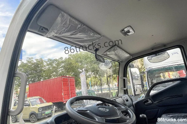 Foton Aoling CTV 140 ch 4X2(6 roues) camion léger à ridelles 4,17 m monoplace Cabine (2) | 86Trucks