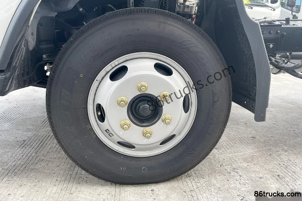 Foton Aoling CTV 140 ch 4X2(6 roues) camion léger à ridelles 4,17 m monoplace Châssis (1) | 86Trucks