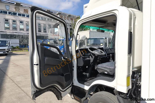 JAC Lingpao L6 2.5L diesel 150hp 4X2(6 wheels) 5-speed 4.15m single-row van light truck Cab (1) | 86Trucks
