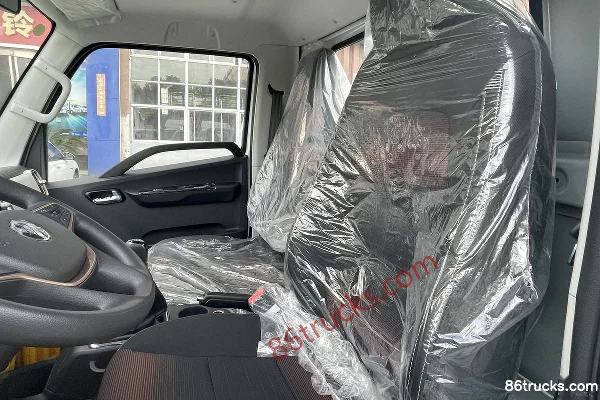 Foton V Card 2.3L Diesel 142hp 4X2(6 wheels) WLY 5-Speed 4.17m Single Row Van Truck Cab (3) | 86Trucks