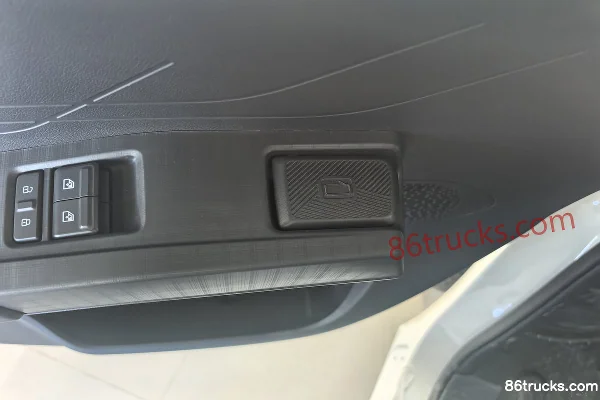 Foton Lefu 2025 Ruixing Edition 6 places fourgon électrique pur CATL 50.23kWh Cabine (2) | 86Trucks