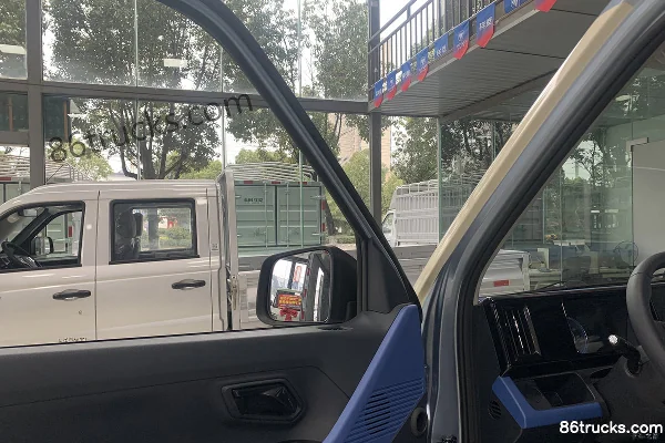 Foton Xiangling Q Split Deluxe 1.6L 120 hp 4X2(6 wheels) Gasoline 3.1m single-row cage micro truck Cab (2) | 86Trucks