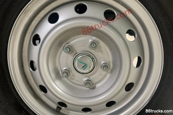 Foton Xiangling Q Split Deluxe 1.6L 120 hp 4X2(6 wheels) Gasoline 3.1m single-row cage micro truck Chassis (3) | 86Trucks