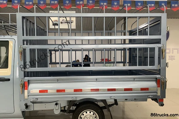 Foton Xiangling Q Split Deluxe 1.6L 120 hp 4X2(6 wheels) Gasoline 3.1m single-row cage micro truck Body (2) | 86Trucks