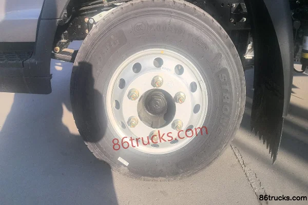 Sinotruk HOWO Hanjiang M 145hp 4X2(6 wheels) 3.85m Semi-Cab Van Light Truck Chassis (1) | 86Trucks