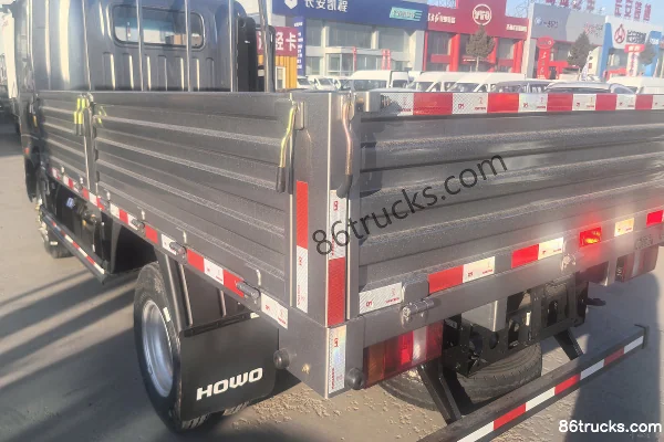 Sinotruk HOWO Hanjiang M 145hp 4X2(6 wheels) 3.85m Semi-Cab Van Light Truck Body (1) | 86Trucks