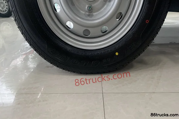 Foton Xiangling Q Split Luxury 1.6L 120 hp 4X2(6 wheels) gasoline 2.5m double-row van mini truck Chassis (2) | 86Trucks