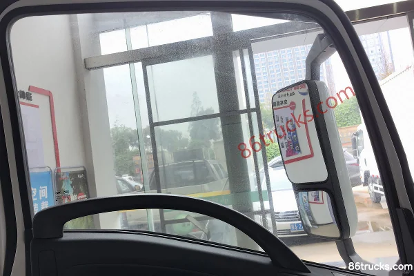 Qingling Isuzu KV600 160 hp 4X2(6 wheels) 4.13m Single-row Van Light Truck Cab (2) | 86Trucks