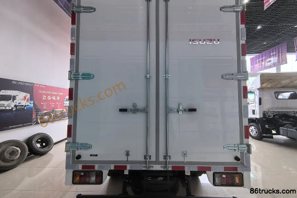 Qingling Isuzu KV600 160 hp 4X2(6 wheels) 4.13m Single-row Van Light Truck Body (1) | 86Trucks
