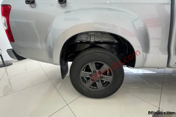 Jiangxi Isuzu RE-MAX Ruimai 2026 Model 2.8T Diesel 150hp Automatic 4WD Standard Box Double Row Pickup Body (1) | 86Trucks