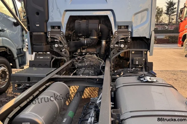 Sinotruk HOWO TS7 6.9L Diesel 290 hp 4X2(6 wheels) Sinotruk 8-speed 9.6m Cargo Van Truck Chassis (3) | 86Trucks