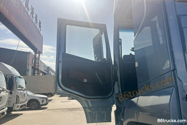 Auman Galaxy 3 7L Diesel 350hp 6X2(8 wheels) Fast Gear 9-Speed High Roof 8.6m Half Row Flatbed Cargo Truck Cab (2) | 86Trucks