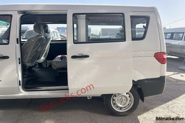SRM Xinyuan Little Sea Lion X30 2023 Super Enjoy 1.5L CNG 86hp 6-seat Micro Van Cargo Box (1) | 86Trucks