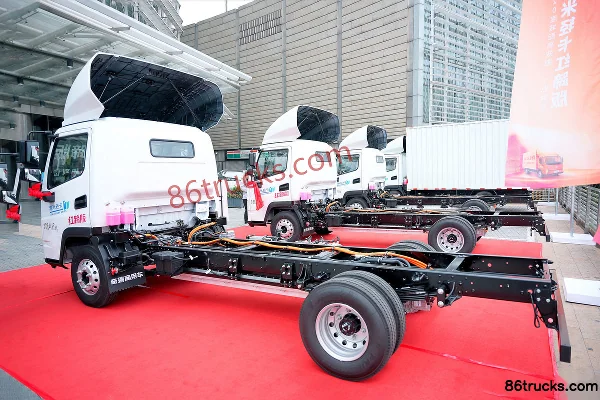 Chery Commercial Vehicle Lingmi Hongti Prestige 4,2 m cabine simple fourgon électrique pur CATL 120,27 kWh 4X2(6 roues) Extérieur (3) | 86Tr